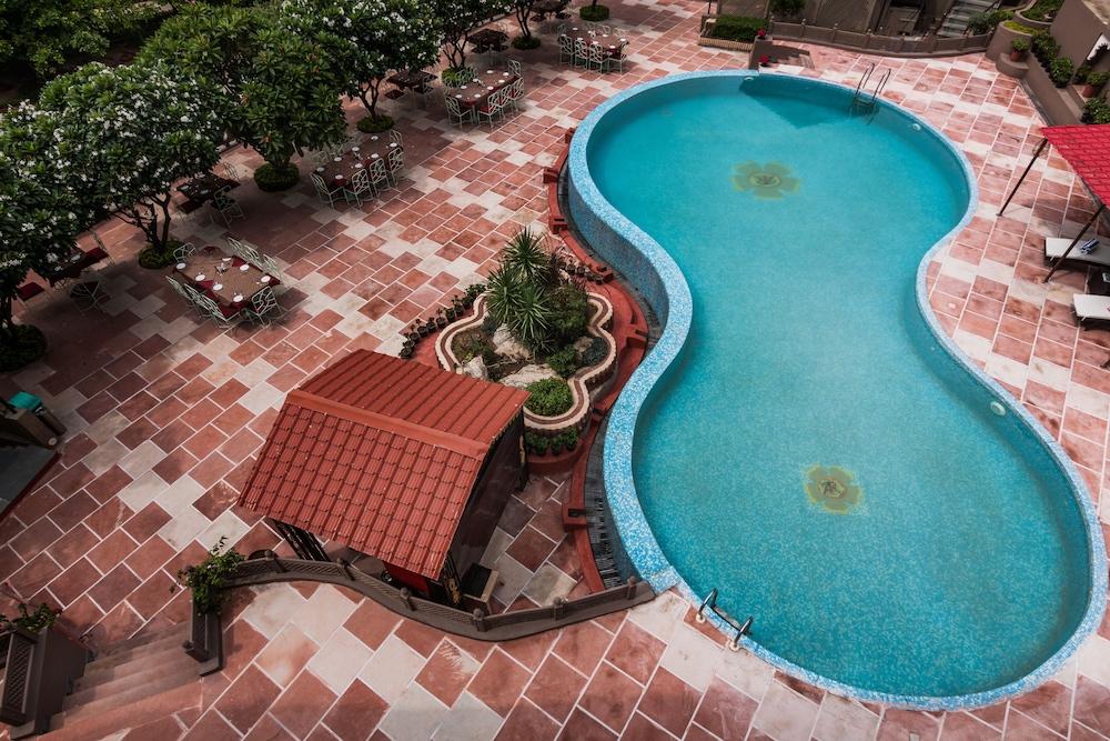 Araliayas Resort & Spa Udaipur Exterior photo