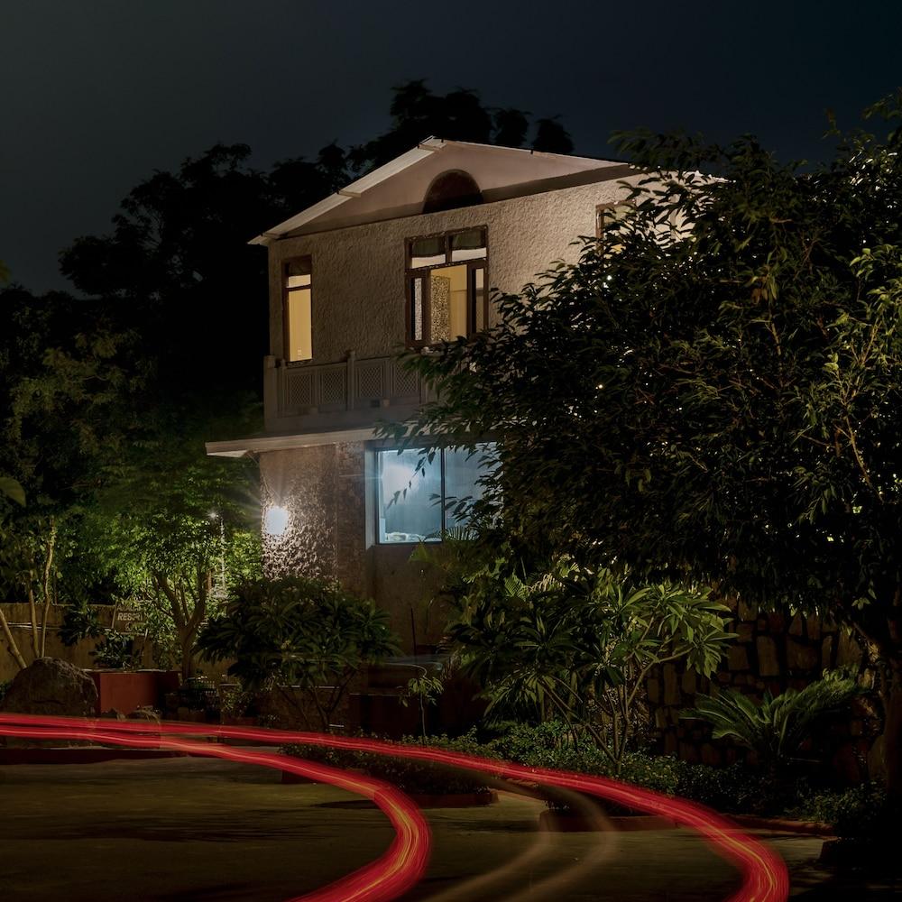 Araliayas Resort & Spa Udaipur Exterior photo