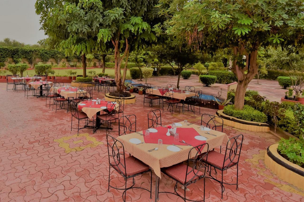 Araliayas Resort & Spa Udaipur Exterior photo