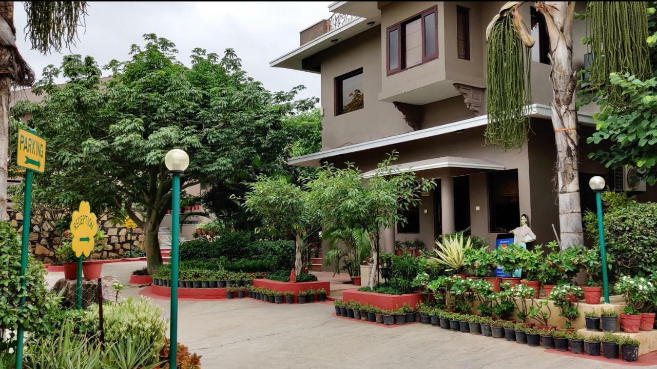 Araliayas Resort & Spa Udaipur Exterior photo